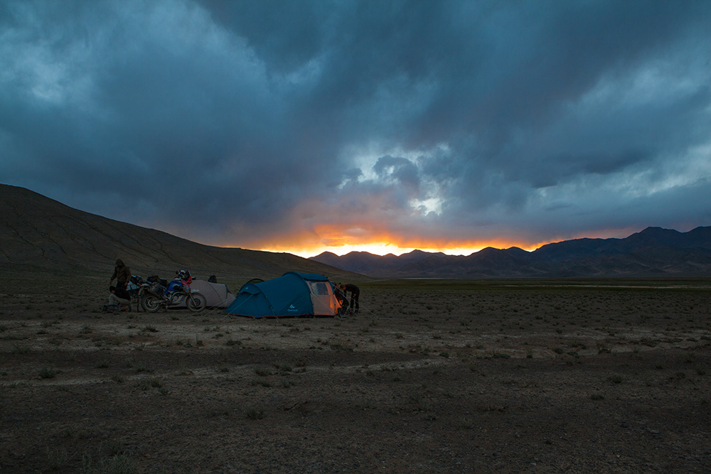 campeggio in Tagikistan